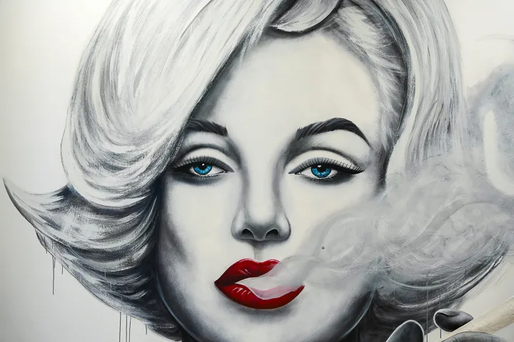 Close-up of the Marilyn Monroe mural portrait at Leafology